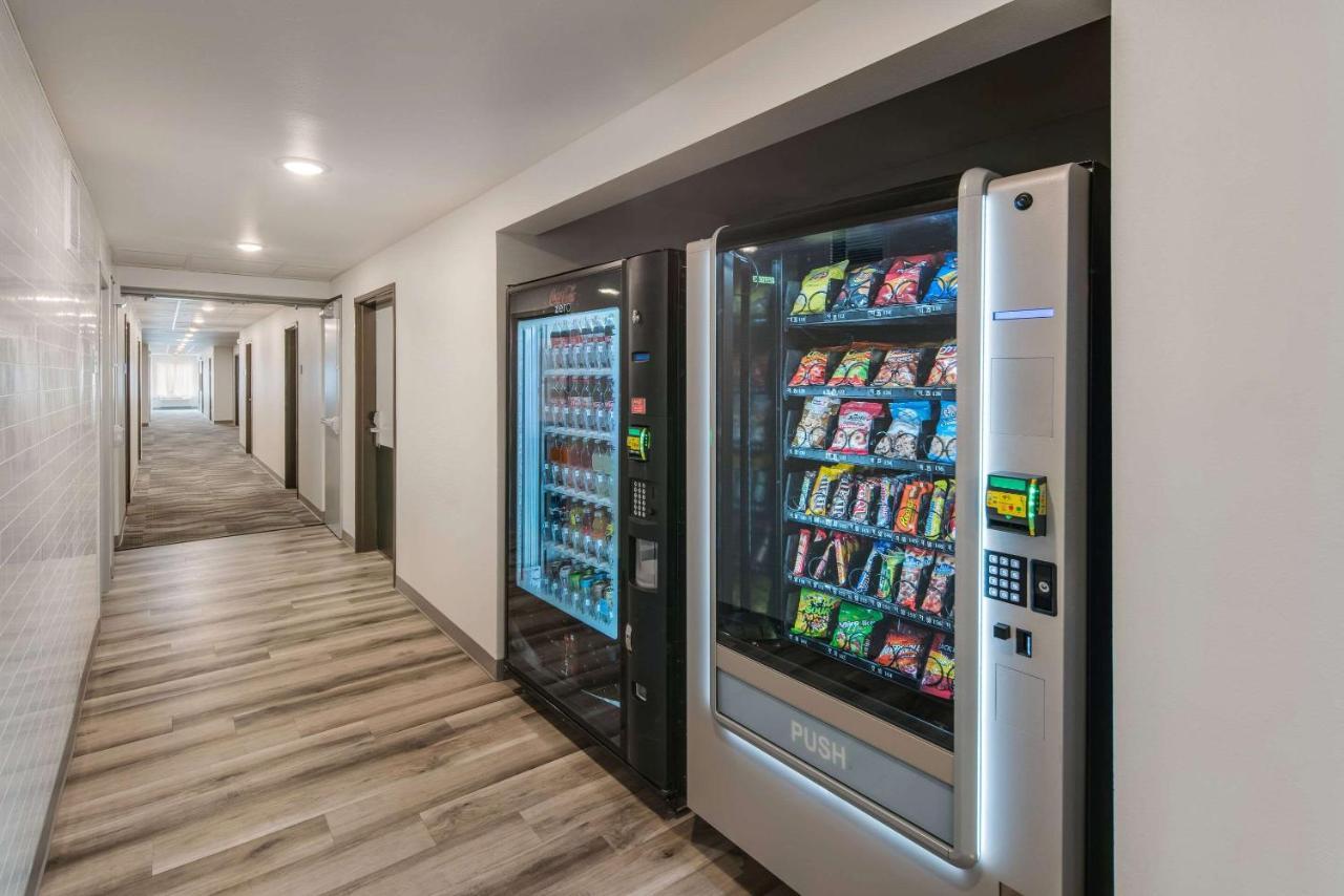 Hotel Woodspring Tri-cities 2*